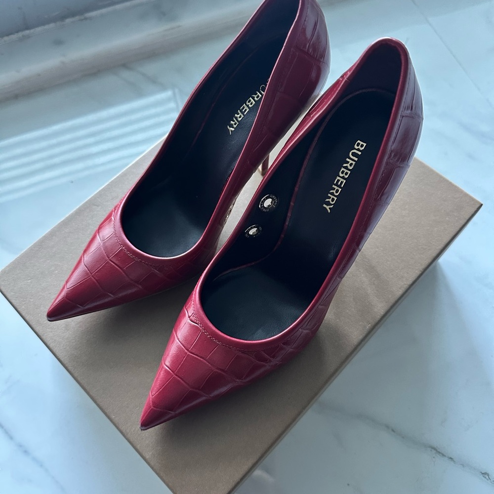 Burberry leather heels